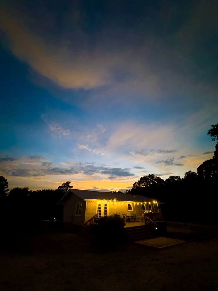 Beautiful Farm Stay with Private Pickleball Court near Kerr Lake, North Carolina