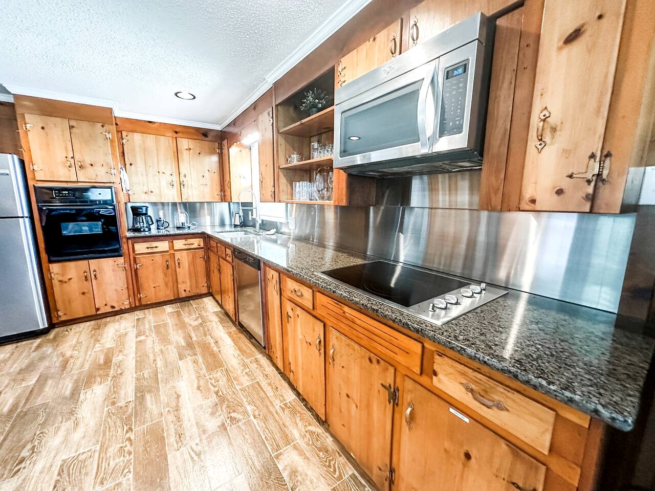 Beautiful Farm Stay with Private Pickleball Court near Kerr Lake, North Carolina