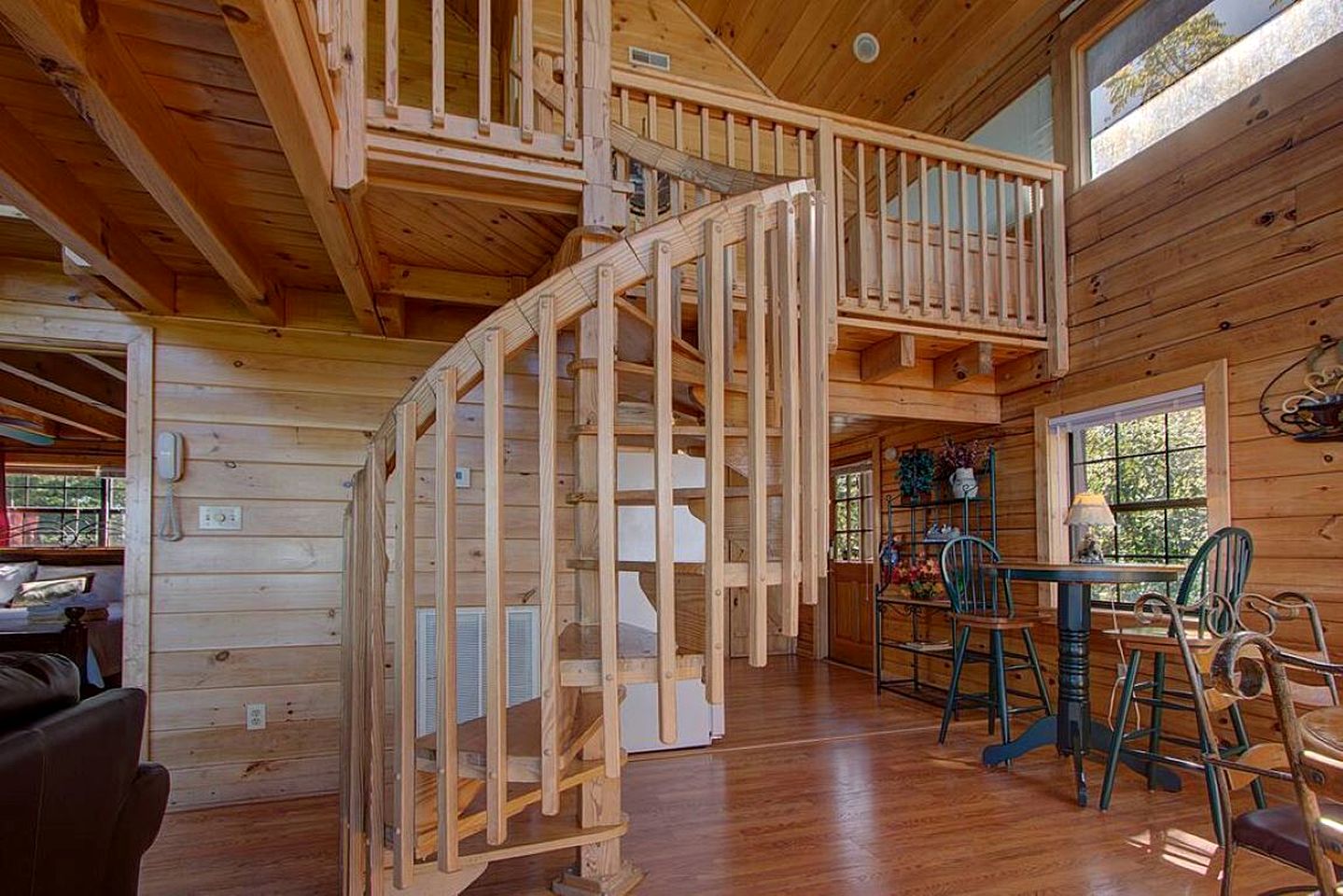 Extraordinary Smoky Mountain Cabin with Panoramic Views, Hot Tub & Arcade near Pigeon Forge and Gatlinburg, TN
