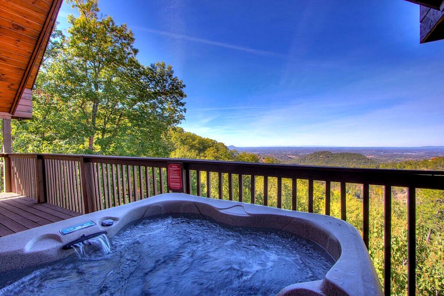Extraordinary Smoky Mountain Cabin with Panoramic Views, Hot Tub & Arcade near Pigeon Forge and Gatlinburg, TN