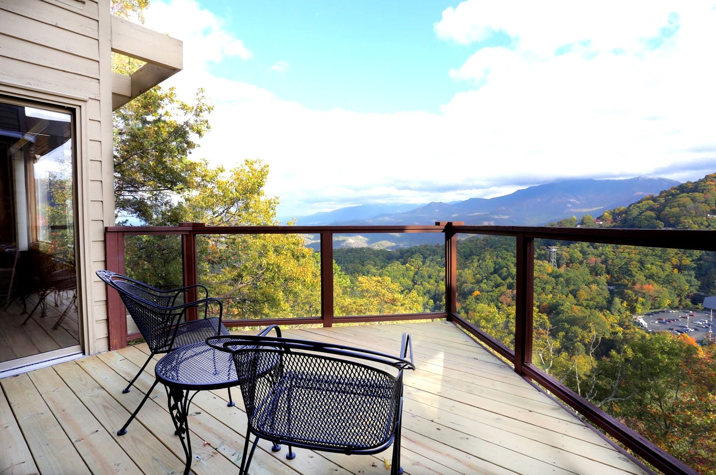 Picturesque Cottage Retreat with a Private Hot Tub near Gatlinburg, Tennessee