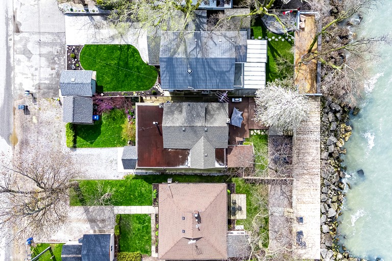 Cottages (Canada, Leamington, Ontario)