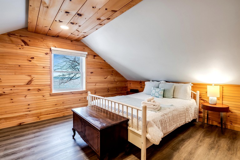 Cottages (Canada, Leamington, Ontario)