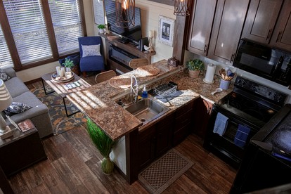Picturesque Tiny Cottage with Cozy Indoor and Outdoor in Tennessee photo 2
