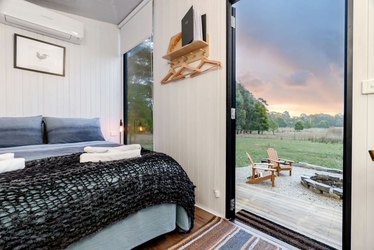 Picturesque Tiny House with Incredible Hiking Trails, Farmlands and Wildlife in Victoria, Australia