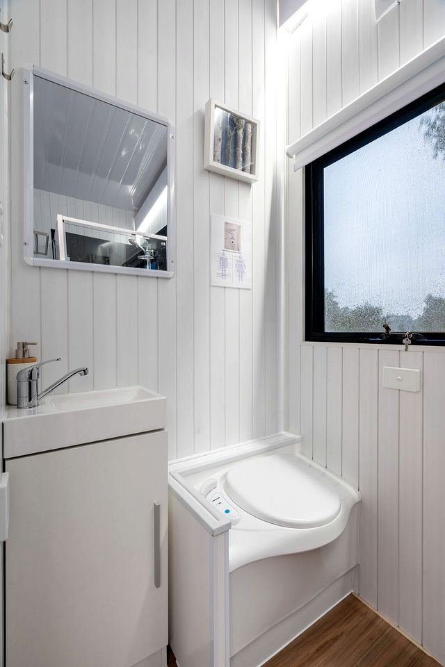 Picturesque Tiny House with Incredible Hiking Trails, Farmlands and Wildlife in Victoria, Australia