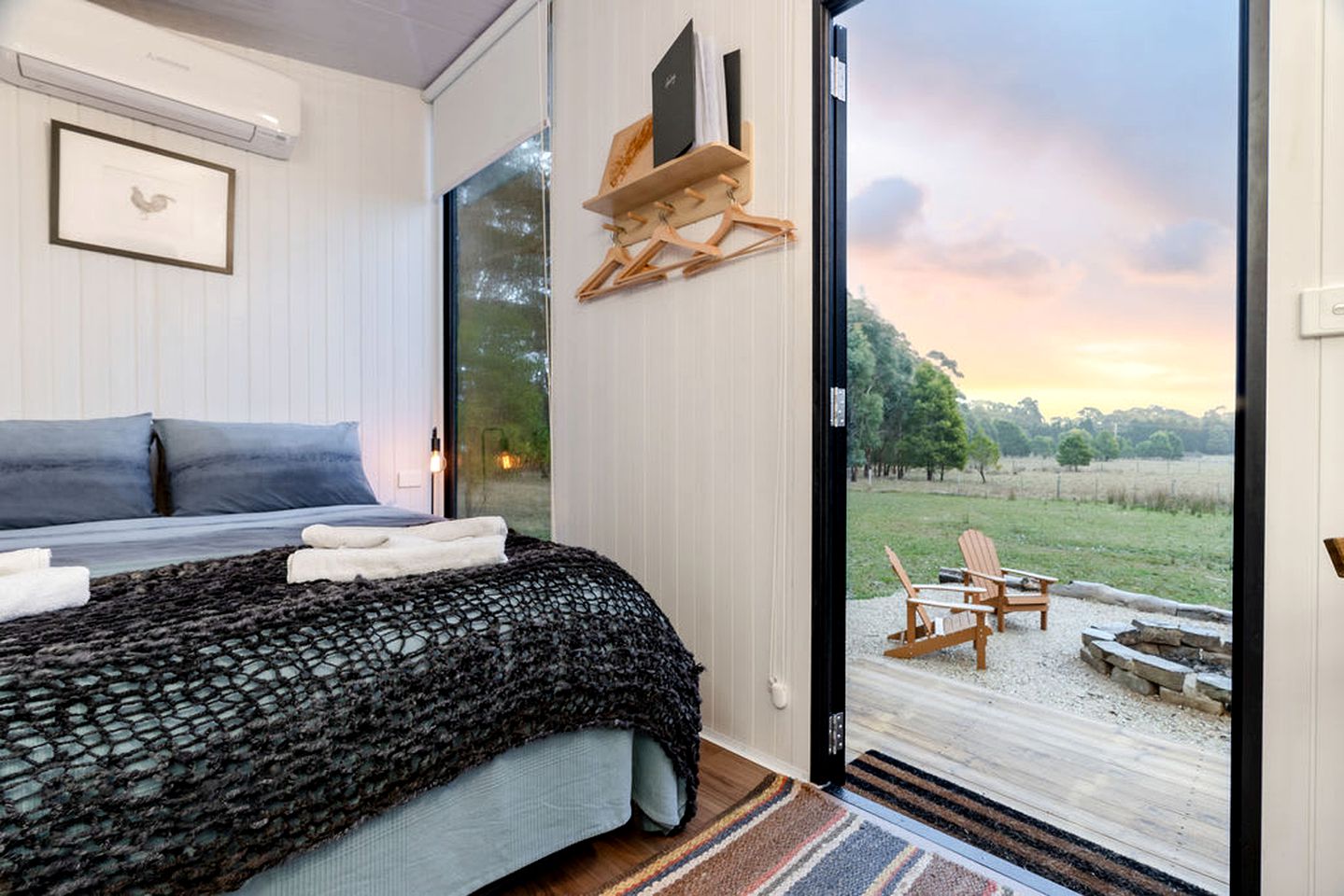 Picturesque Tiny House with Incredible Hiking Trails, Farmlands and Wildlife in Victoria, Australia