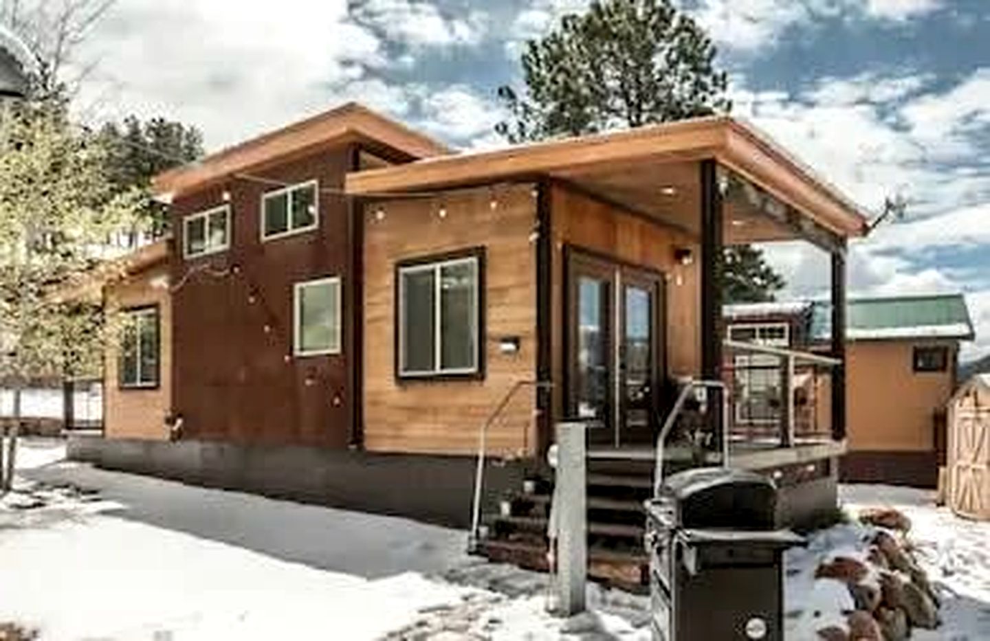 Beautiful Tiny Home Nestled in Woodland Park and near Manitou Springs, Perfect for a Weekend Getaway