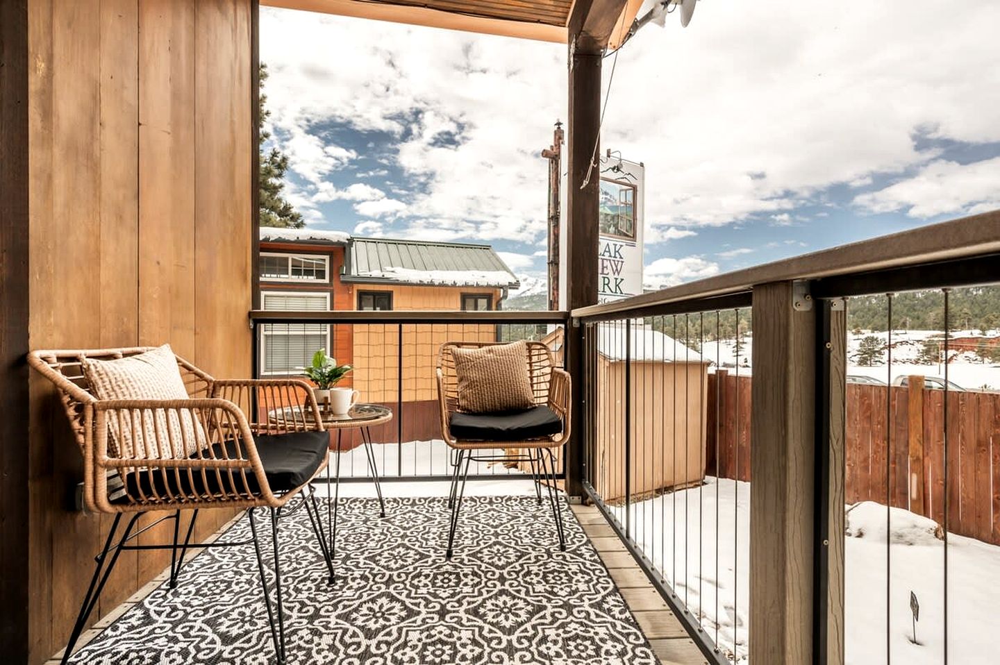Beautiful Tiny Home Nestled in Woodland Park and near Manitou Springs, Perfect for a Weekend Getaway