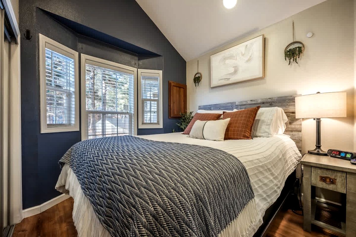 Quaint Tiny House in Woodland Park, Colorado near Garden of the Gods