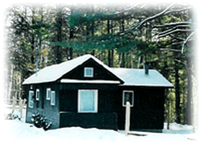 Cabins (La Pêche, Quebec, Canada)