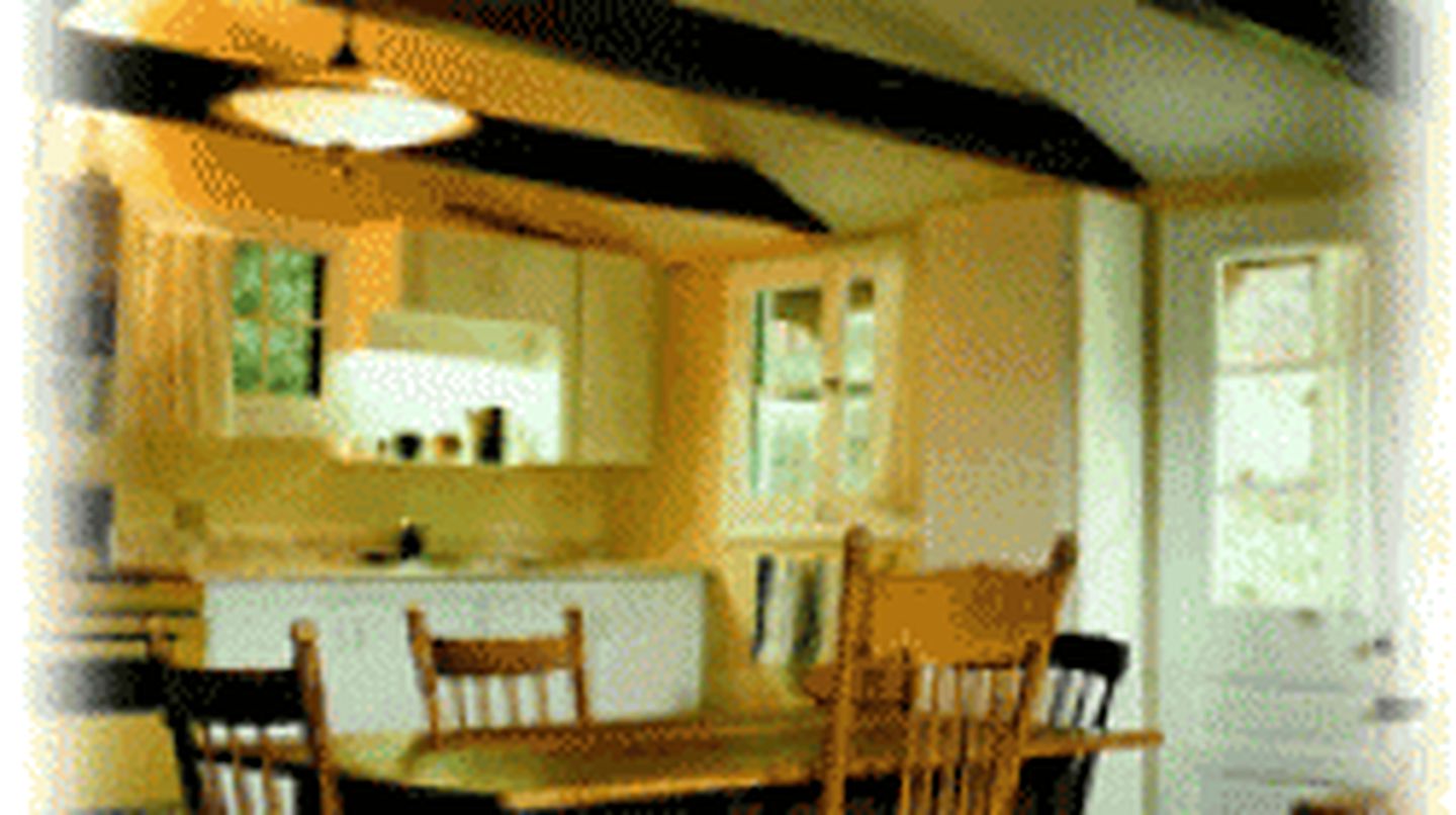 Family-Friendly Cabin on Private Lake near Wakefield, Quebec