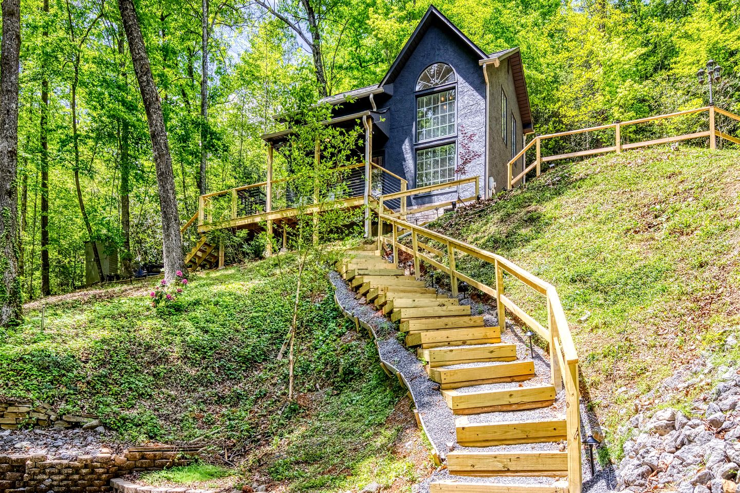 Secluded Mountain Cabin with Hot Tub & Fire Pit Deck in Gatlinburg, Tennessee