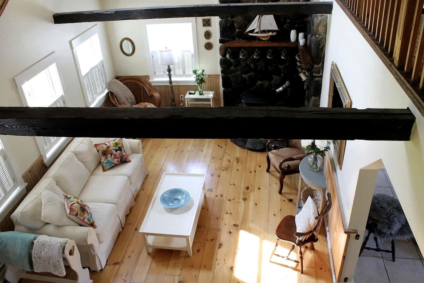 Charming Dog-Friendly Beach House with Fire Pit & Jetted Tub Near Carters Beach in Hancock, Maine