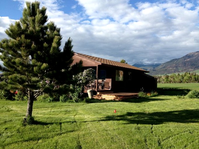 Cabins (Livingston, Montana, United States)