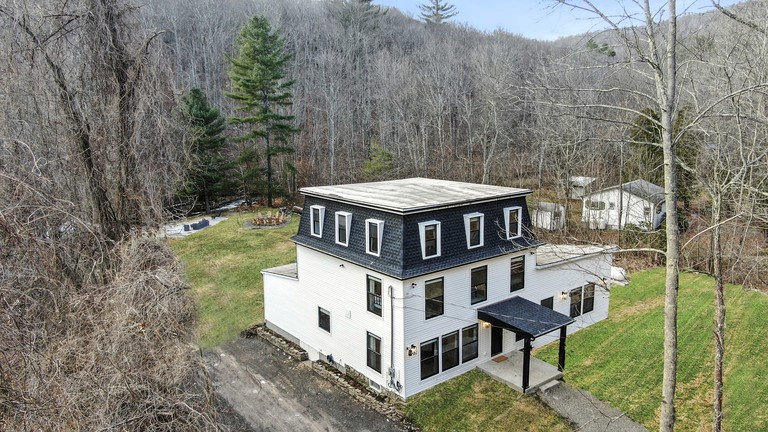 Cottages (United States of America, Pine Hill, New York)