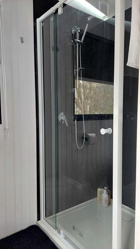 Tiny Houses (Australia, Wangoom, Victoria)