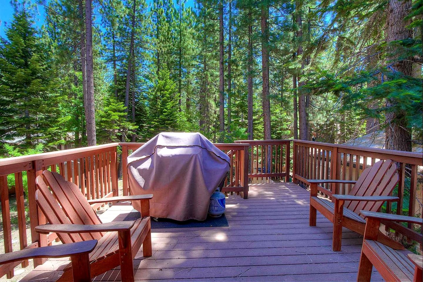 Exquisite Luxury Family Cabin with Pool Table, Hot Tub, and Wii Games in South Lake Tahoe, California
