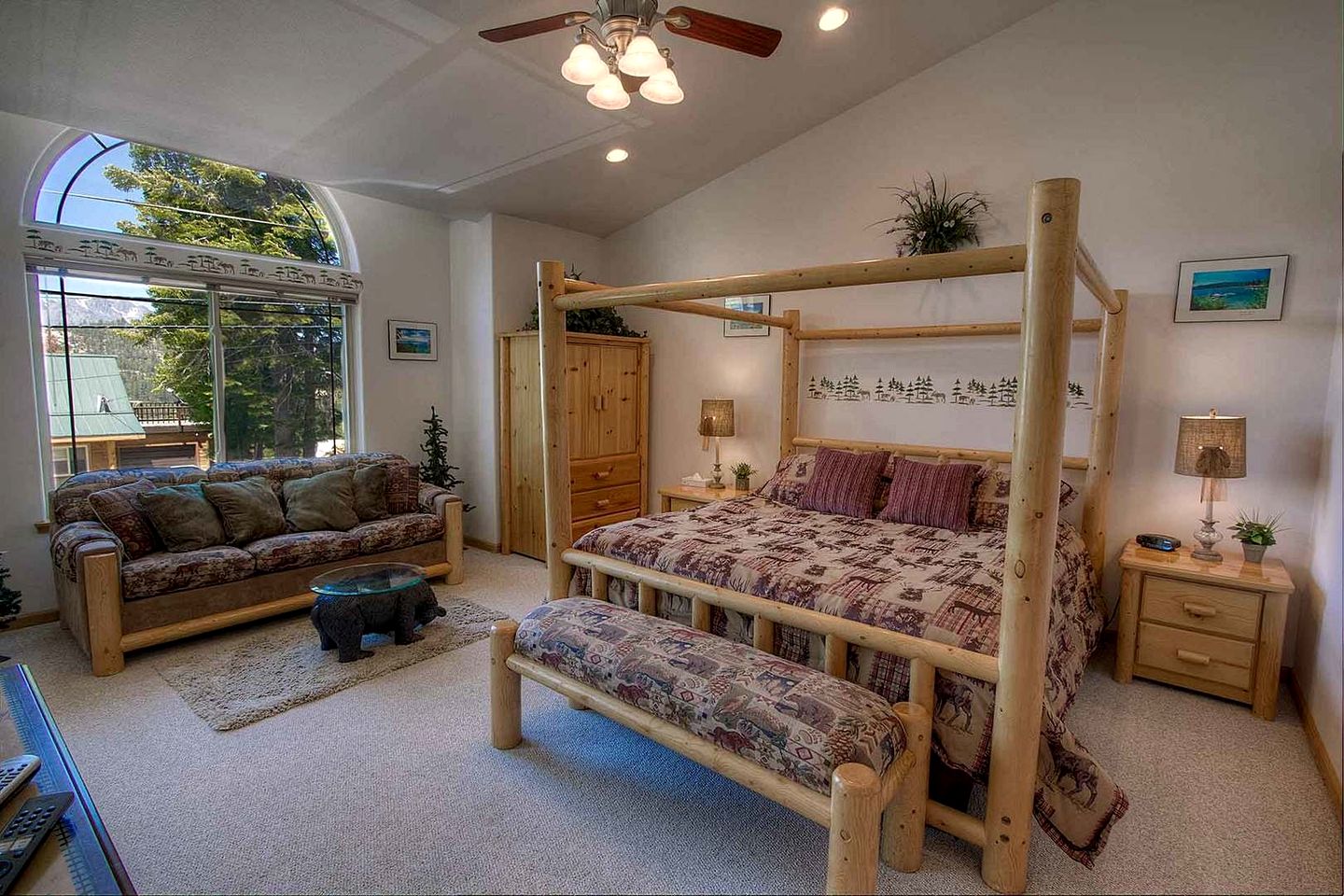 Exquisite Luxury Family Cabin with Pool Table, Hot Tub, and Wii Games in South Lake Tahoe, California