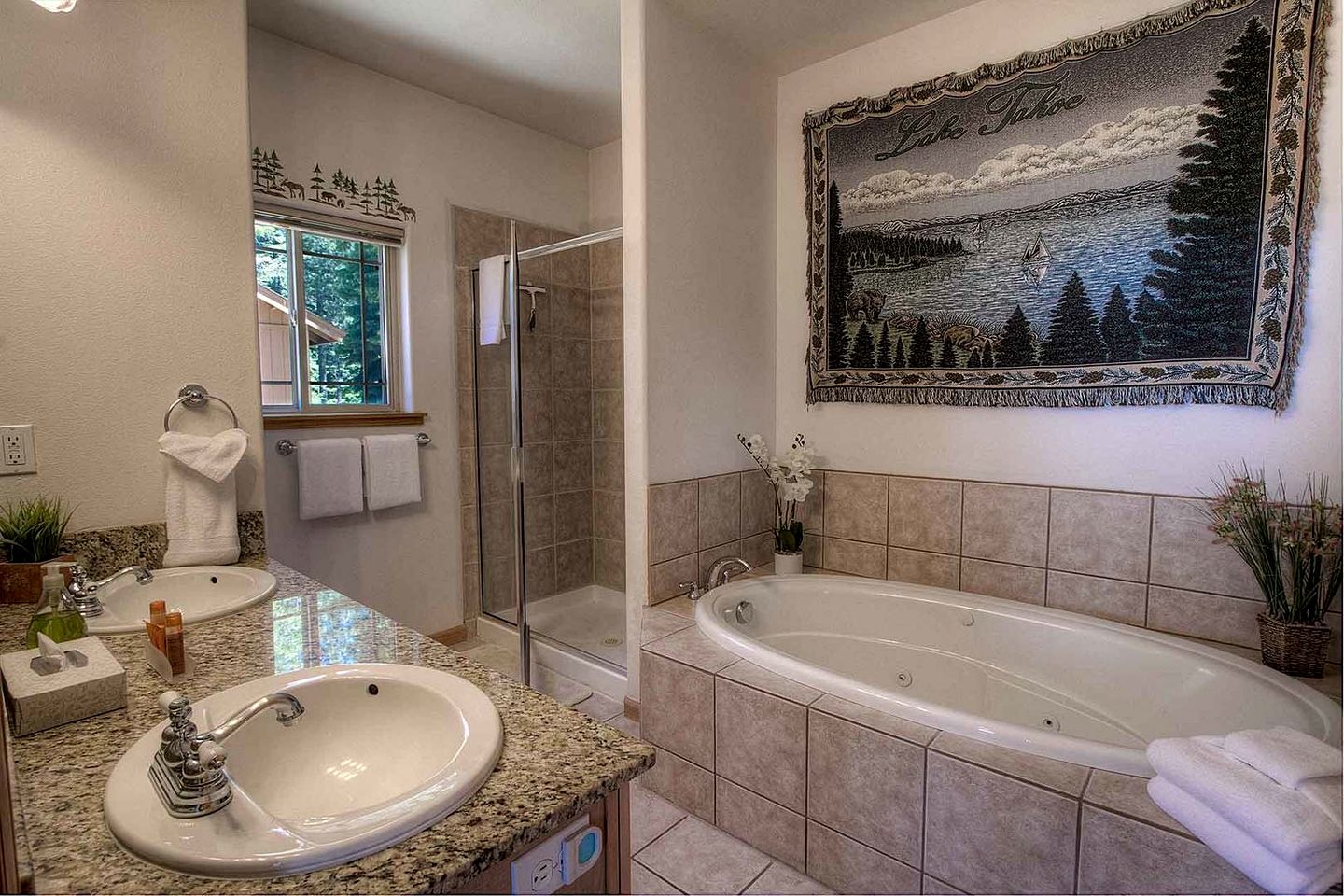 Exquisite Luxury Family Cabin with Pool Table, Hot Tub, and Wii Games in South Lake Tahoe, California