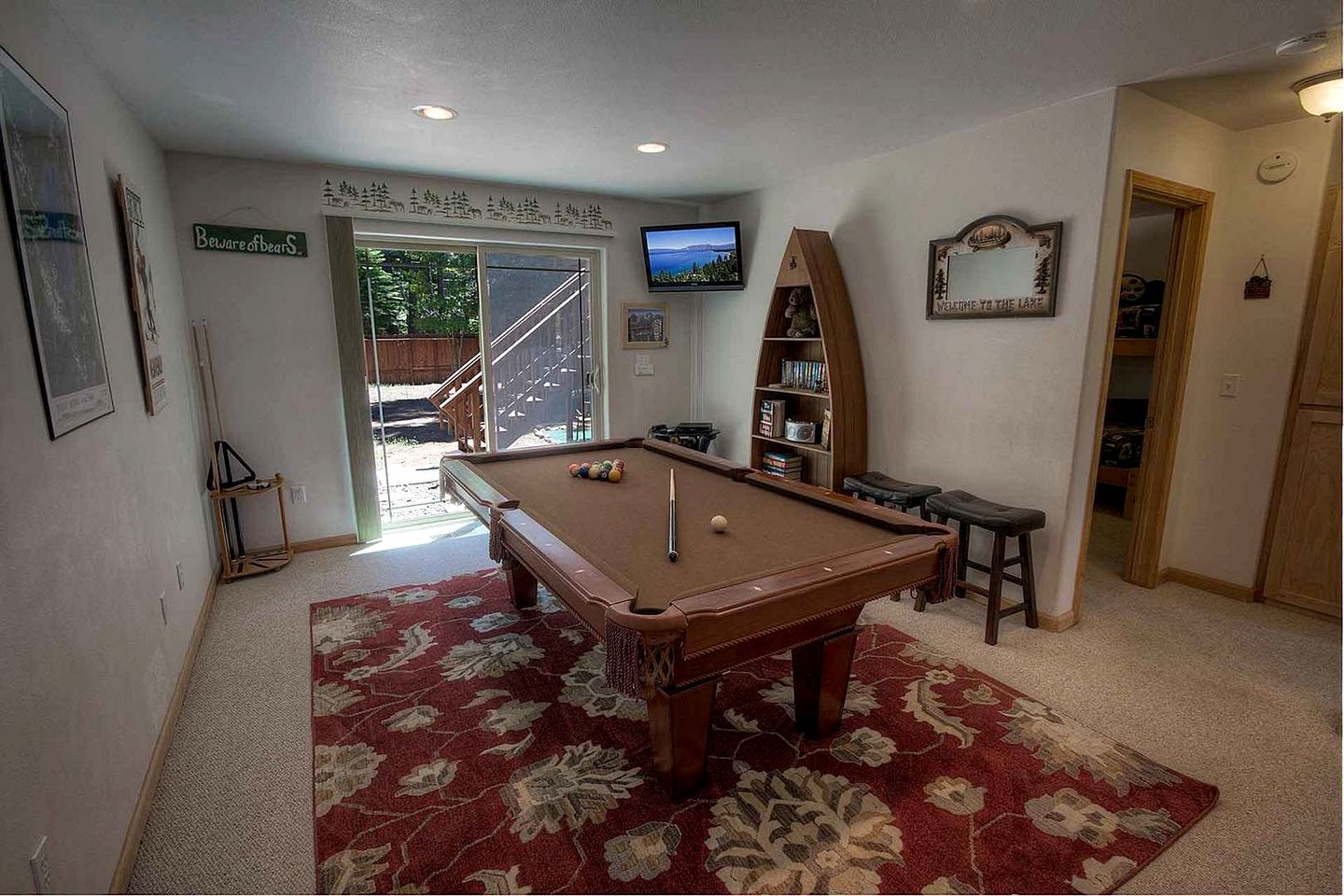 Exquisite Luxury Family Cabin with Pool Table, Hot Tub, and Wii Games in South Lake Tahoe, California