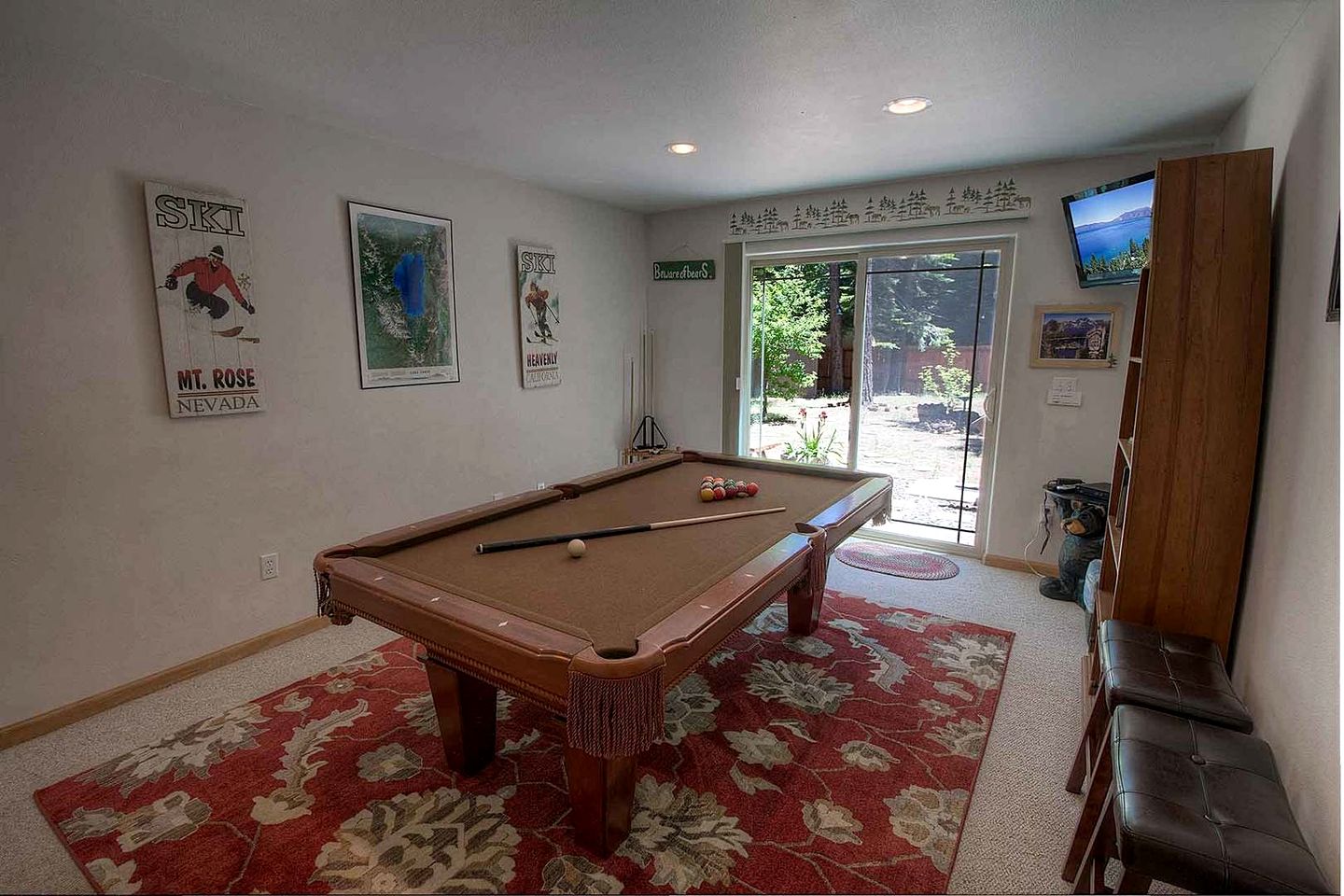 Exquisite Luxury Family Cabin with Pool Table, Hot Tub, and Wii Games in South Lake Tahoe, California