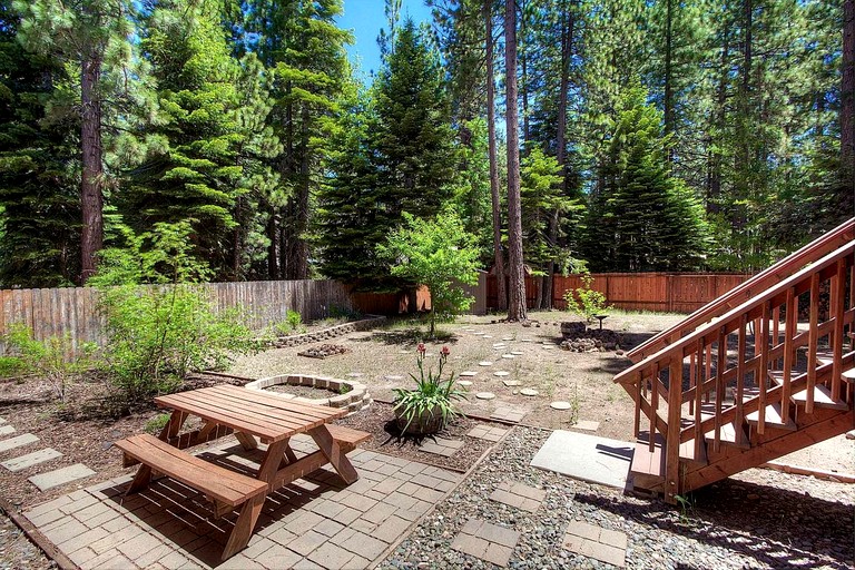 Cabins (United States of America, South Lake Tahoe, California)