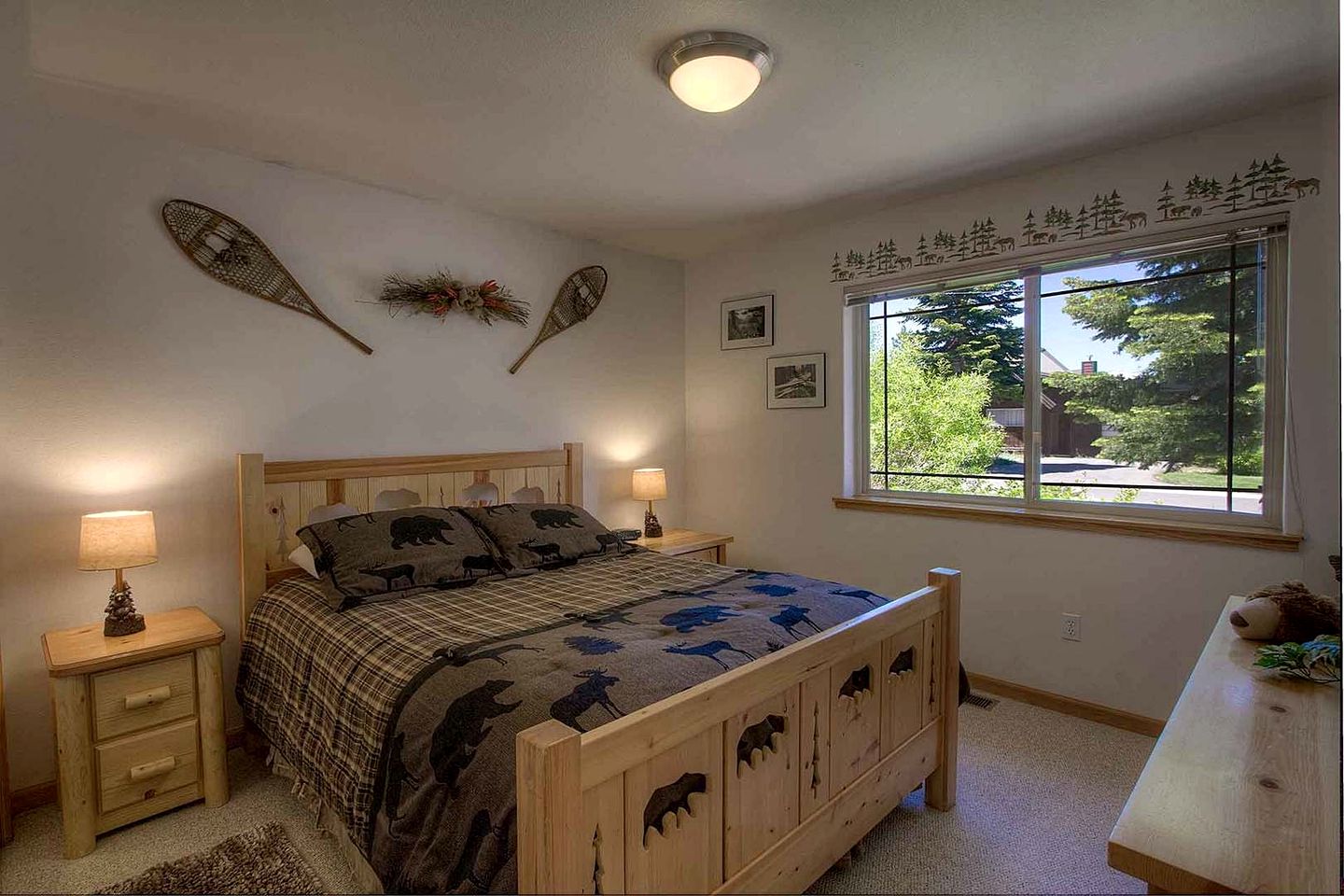 Exquisite Luxury Family Cabin with Pool Table, Hot Tub, and Wii Games in South Lake Tahoe, California