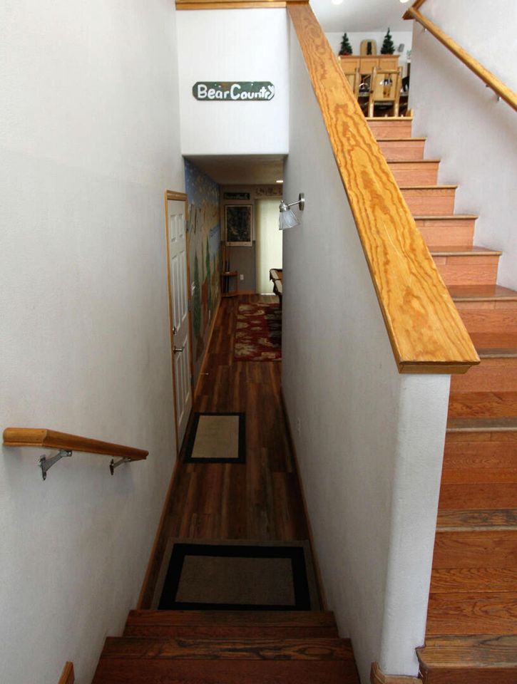 Exquisite Luxury Family Cabin with Pool Table, Hot Tub, and Wii Games in South Lake Tahoe, California