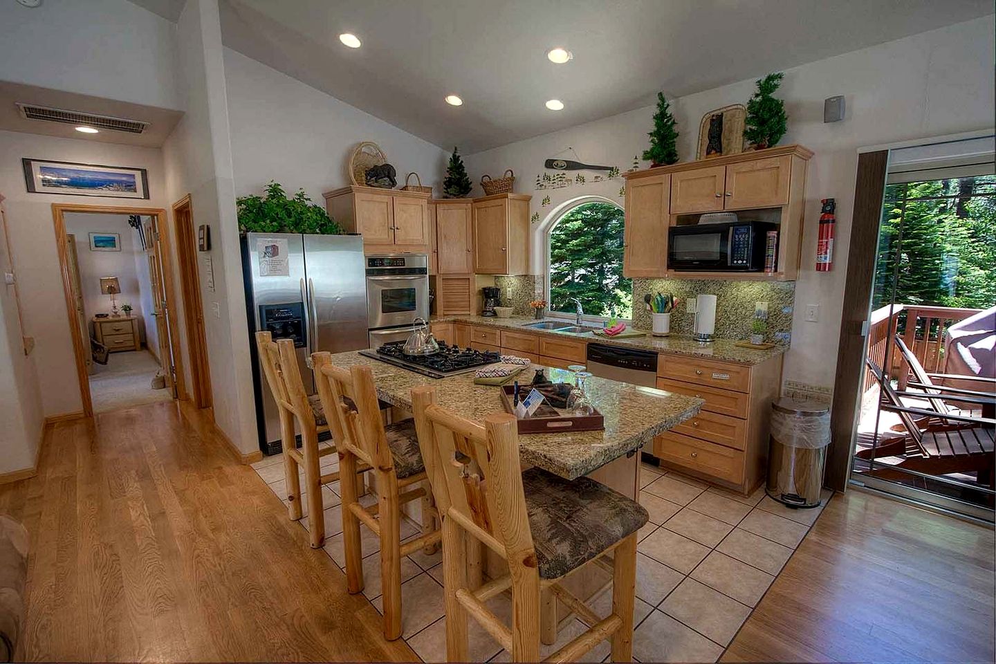 Exquisite Luxury Family Cabin with Pool Table, Hot Tub, and Wii Games in South Lake Tahoe, California