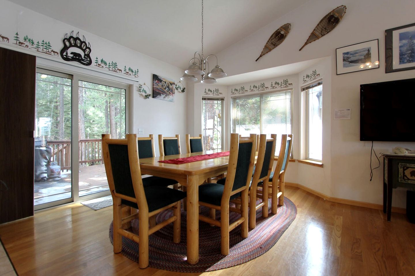 Exquisite Luxury Family Cabin with Pool Table, Hot Tub, and Wii Games in South Lake Tahoe, California