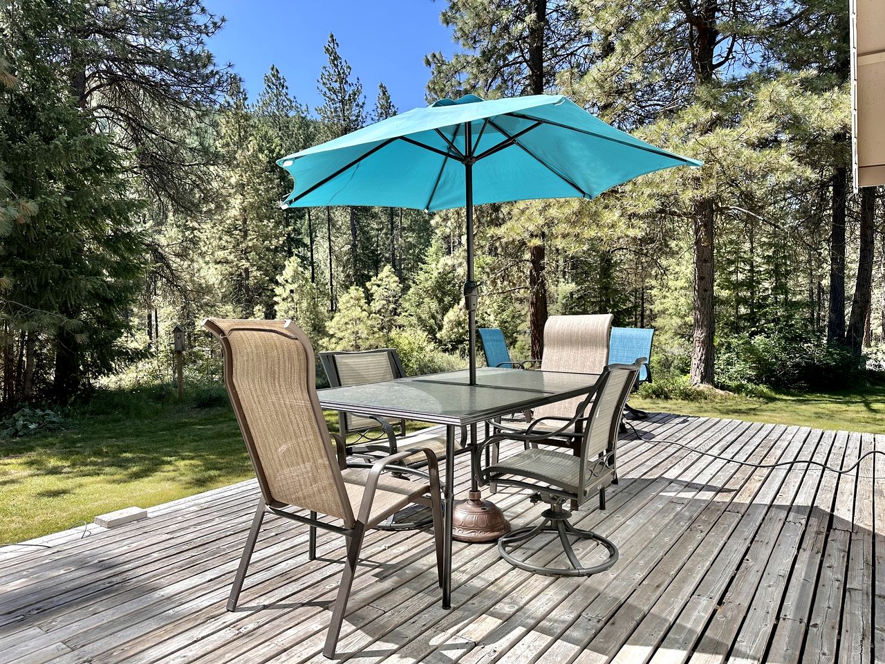 Exceptional Pet-friendly Cottage with Hot Tub for Family and Group Getaways near Leavenworth, Washington