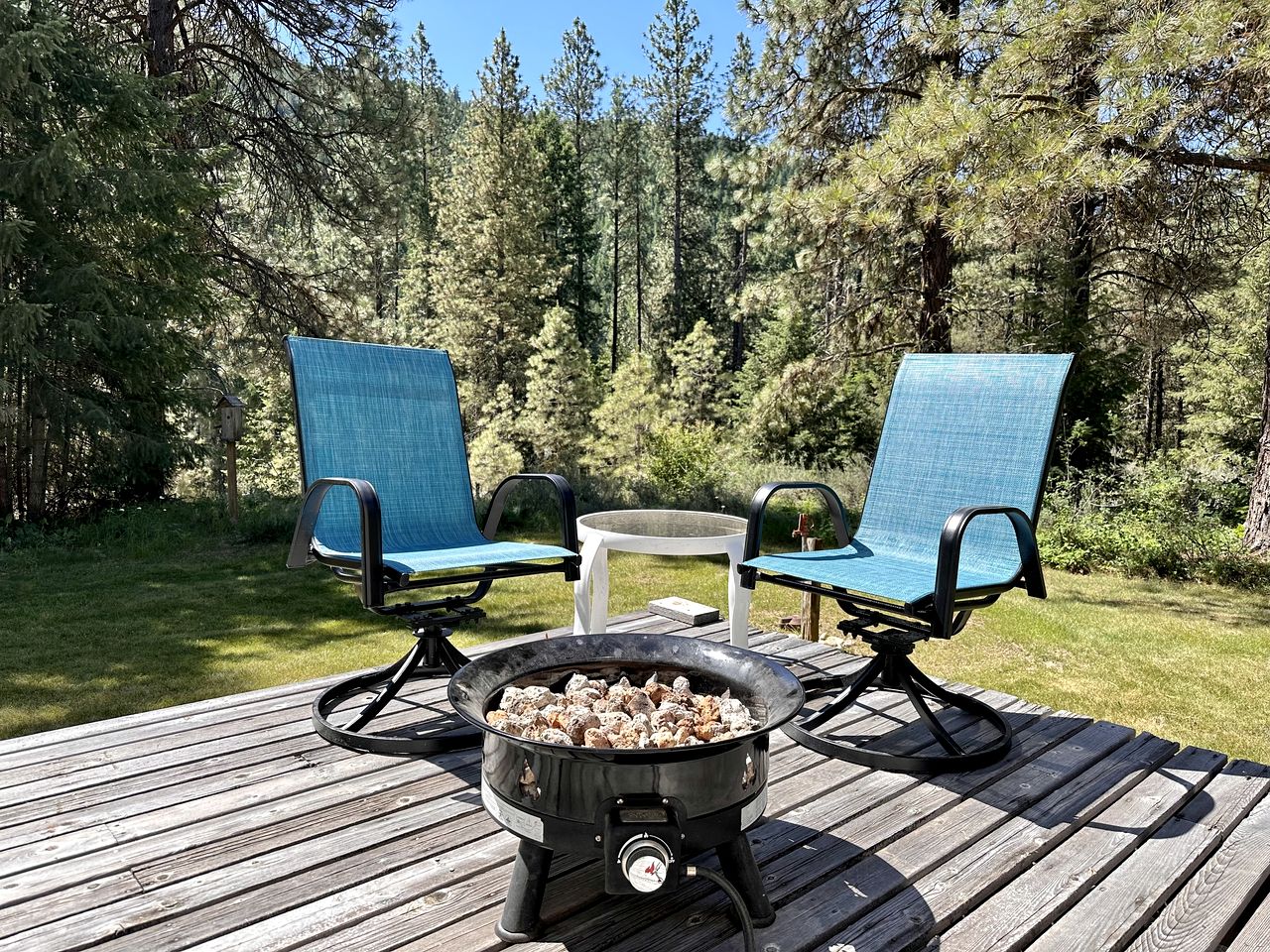 Exceptional Pet-friendly Cottage with Hot Tub for Family and Group Getaways near Leavenworth, Washington