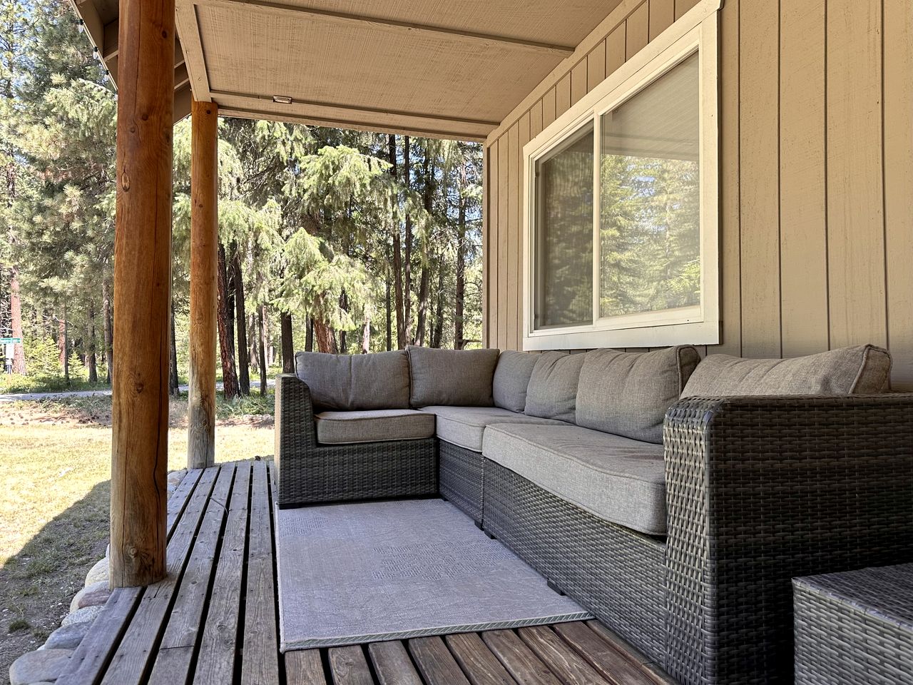 Exceptional Pet-friendly Cottage with Hot Tub for Family and Group Getaways near Leavenworth, Washington