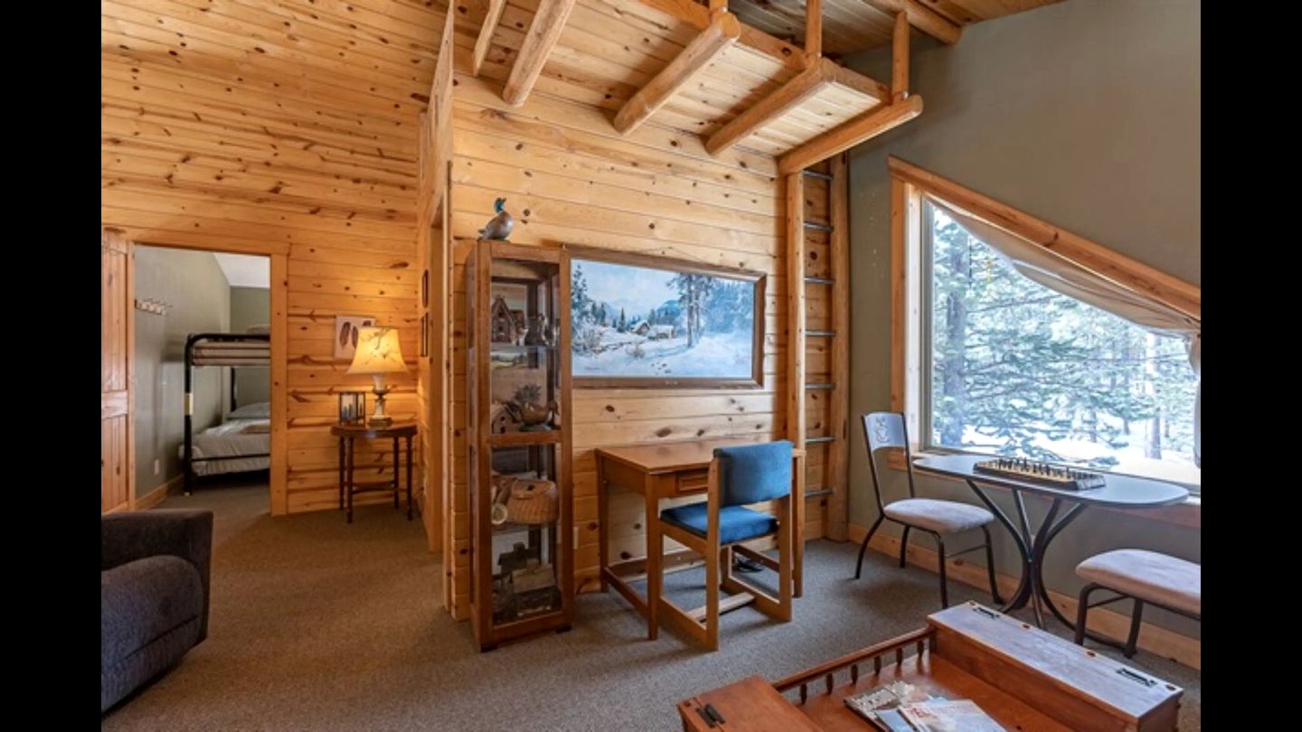 Spacious Secluded Cabin in Island Park, Idaho