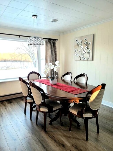 Cottages (Canada, Kawartha Lakes, Ontario)