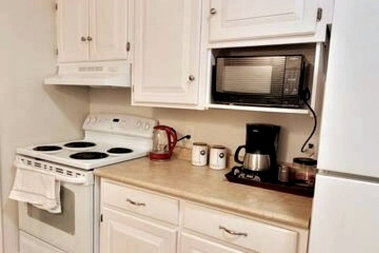 Cottages (Canada, Kawartha Lakes, Ontario)