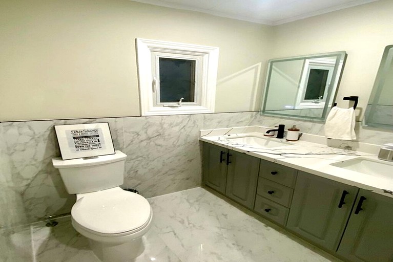 Cottages (Canada, Kawartha Lakes, Ontario)