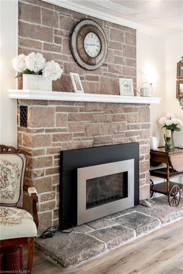 Renovated Waterfront Cottage with Stunning Crowe Lake Views, Dock & Firepit, Relaxing Retreat Near Marmora, Ontario