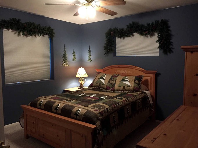 Cabins (Pine, Arizona, United States)