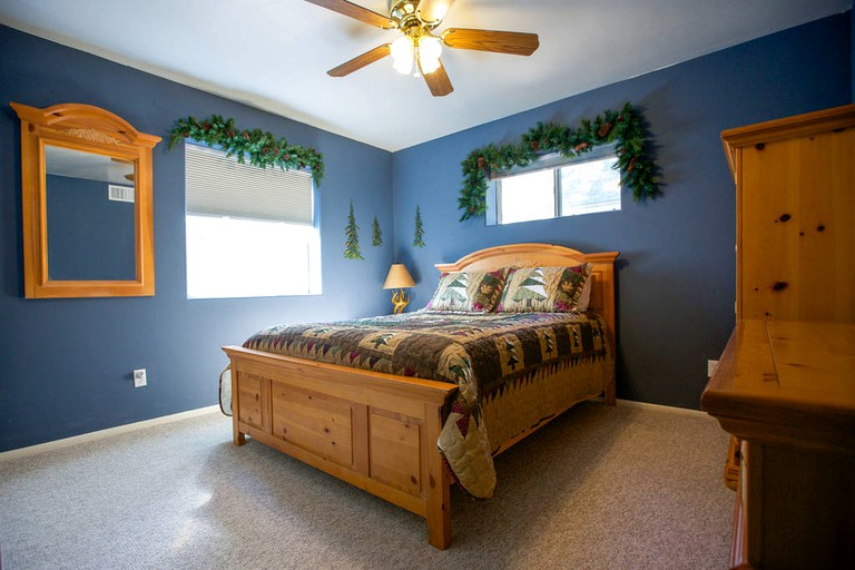 Cabins (Pine, Arizona, United States)