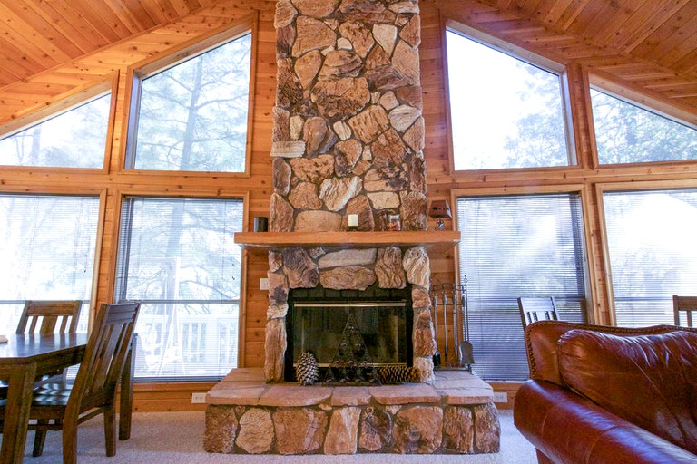 Cabins (Pine, Arizona, United States)