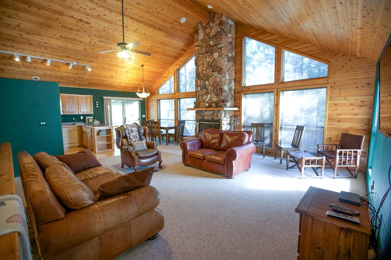 Cabins (Pine, Arizona, United States)