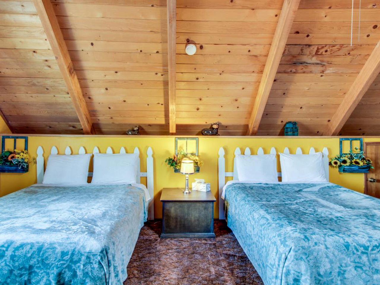 Lakeside Cabin near Yosemite in Groveland, California