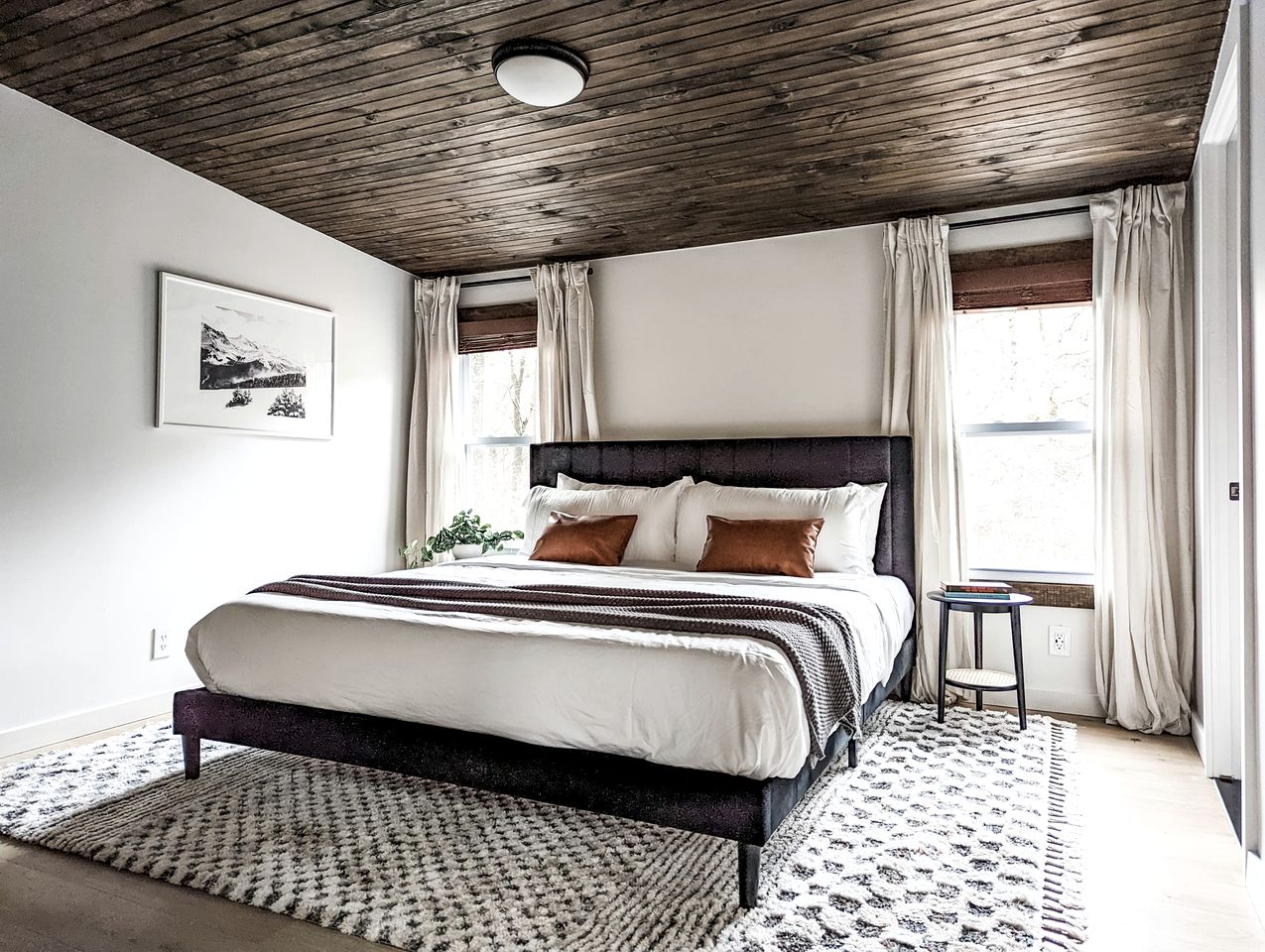 Chic Cabin Ideal for a Special Family Getaway in New York