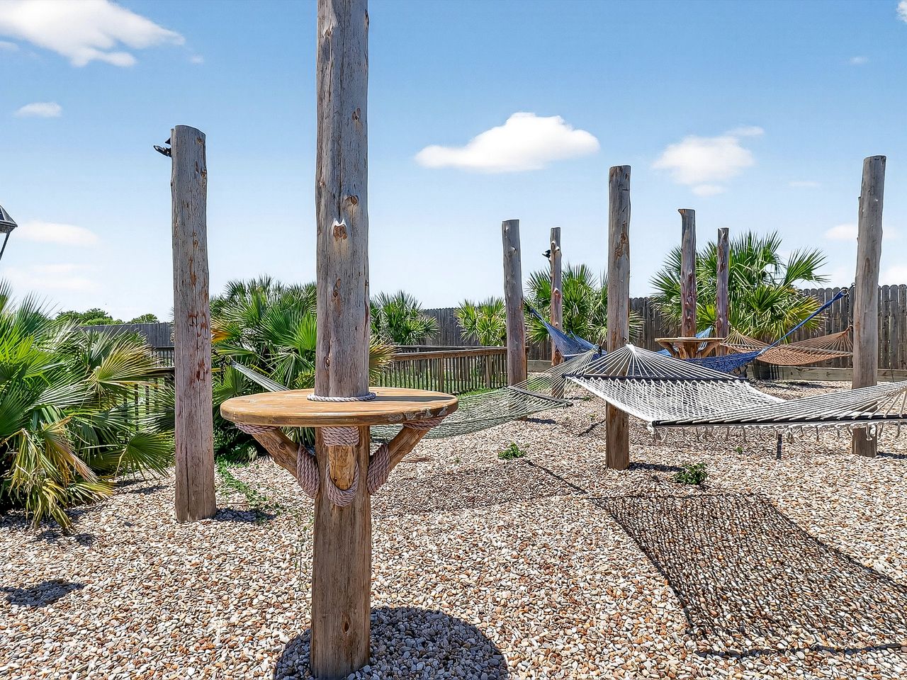 Cozy Tiny Home with Private Palapa Kitchen near Ship Channel in Port Aransas, TX