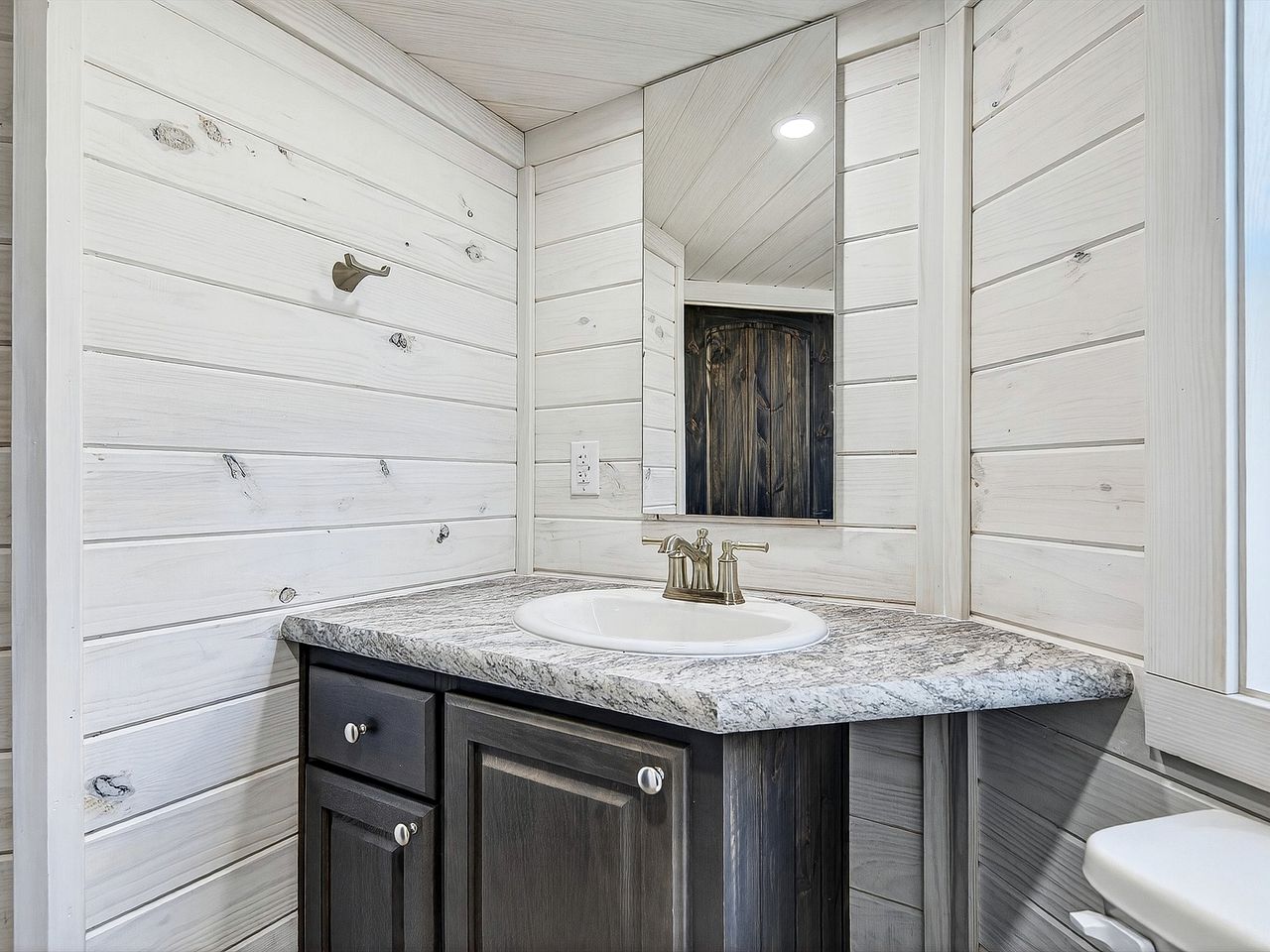 Cozy Tiny Home with Private Palapa Kitchen near Ship Channel in Port Aransas, TX