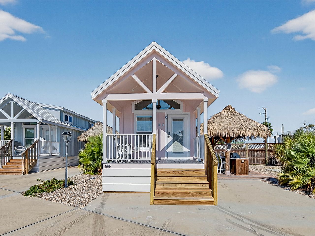 Cozy Tiny Home with Private Palapa Kitchen near Ship Channel in Port Aransas, TX