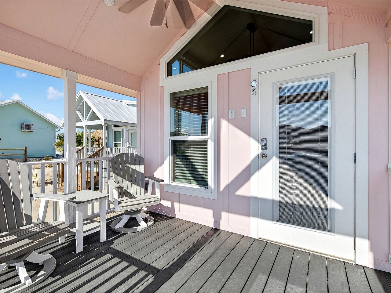 Cozy Tiny Home with Private Palapa Kitchen near Ship Channel in Port Aransas, TX