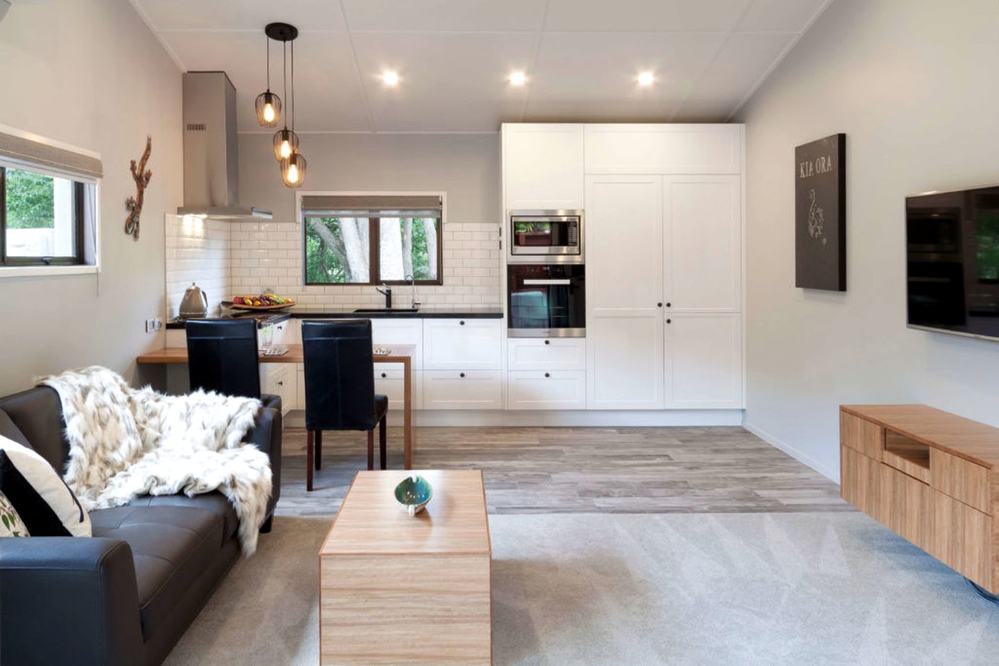 Romantic Bed and Breakfast with a Hot Tub Nestled in Nature near Coromandel, New Zealand